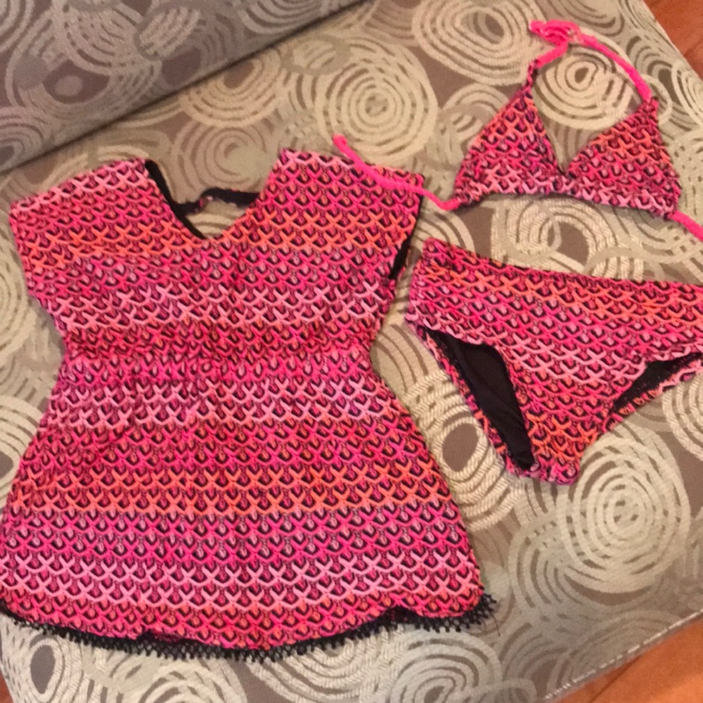 Swimsuit and cover up top set